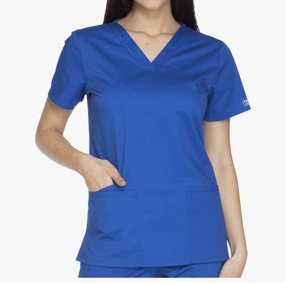 Cherokee Scrub for Women Modern Classic V-Neck Top with 3 Pockets